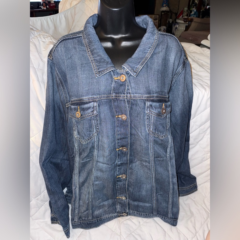 Torrid Brand New Denim Trucker Jacket - Vintage Tencel Medium Wash